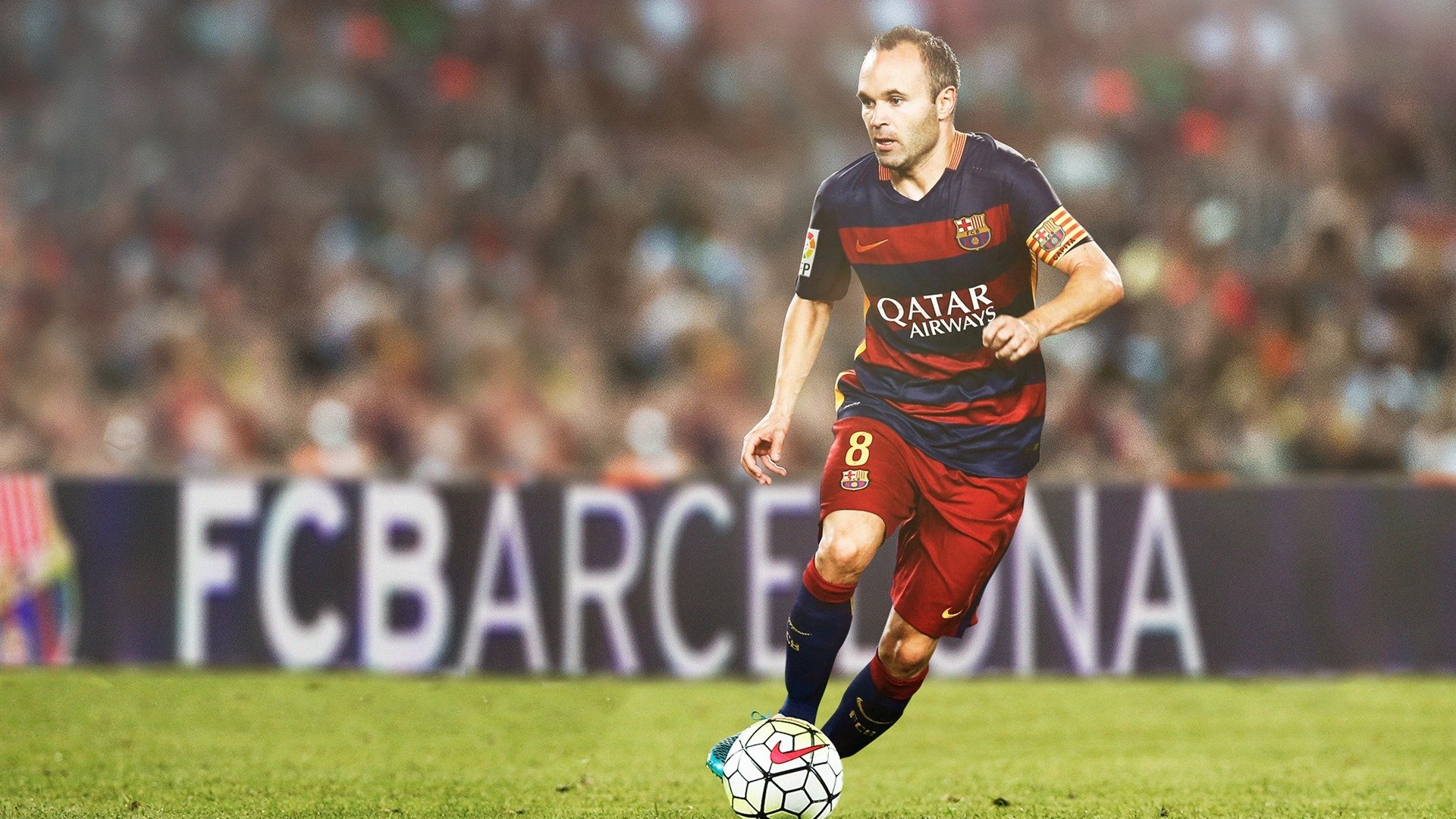 中国女足在比赛中体现出团队拼搏精神，中国女足精神素材